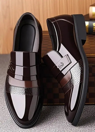 Luxury Black Dress Shoes Men Business Leather Shoes for Men Casual Dress Shoes Slip On British Business Shoe Pointed Toe Formal Dress Shoes
