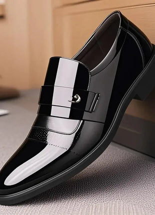 Luxury Black Dress Shoes Men Business Leather Shoes for Men Casual Dress Shoes Slip On British Business Shoe Pointed Toe Formal Dress Shoes