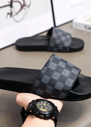 Men's Slippers Summer 2025 New Outer Wear Home Flip Flops Men's Non-Slip Beach Sandals CESAR