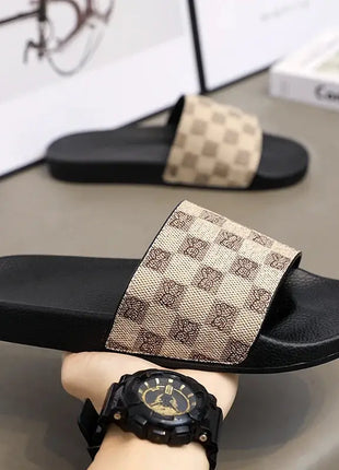 Men's Slippers Summer 2025 New Outer Wear Home Flip Flops Men's Non-Slip Beach Sandals CESAR